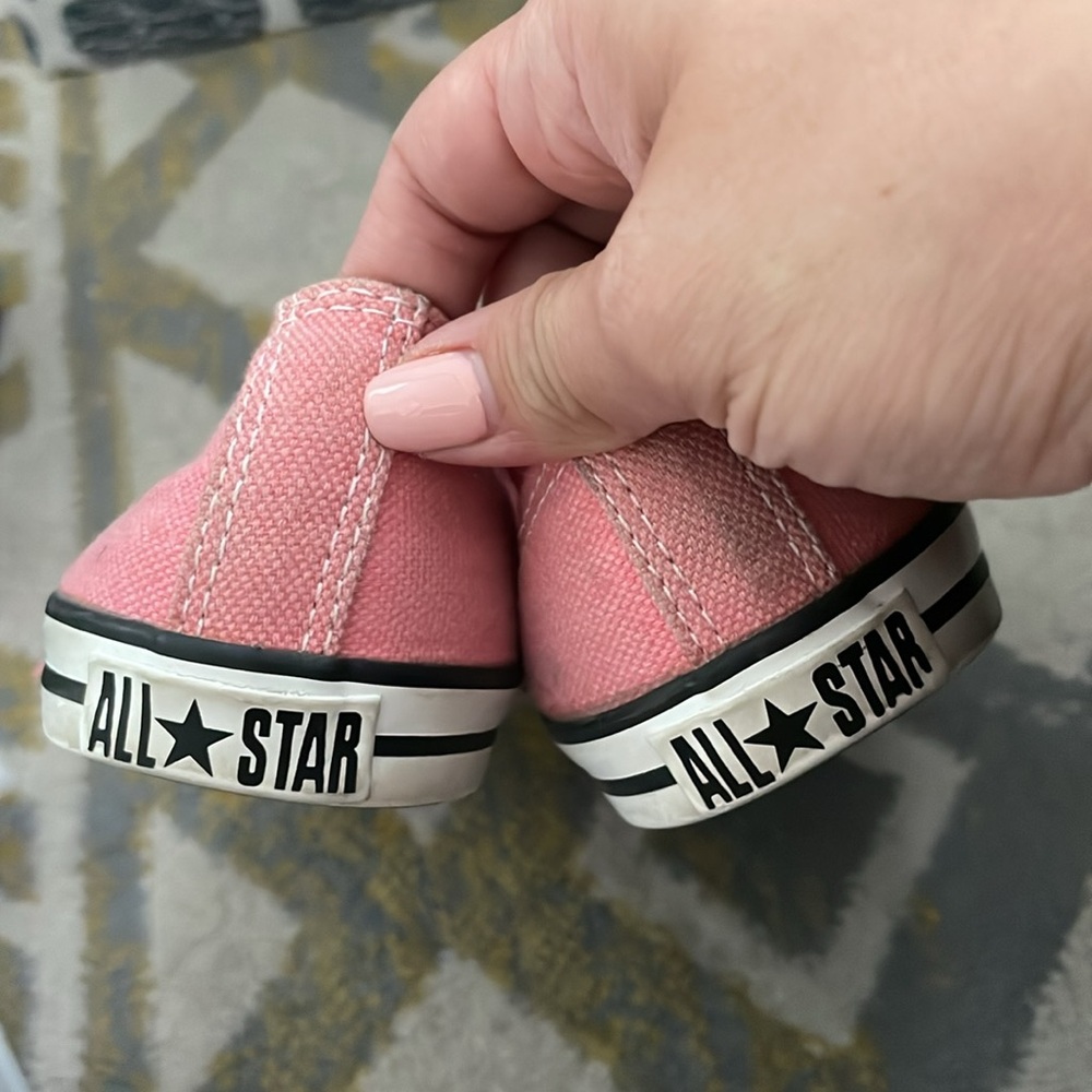 Pink Converse - Picture 2 of 5